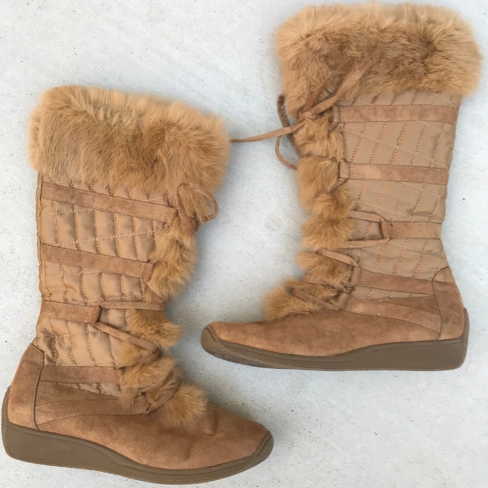 Boots with faux fur